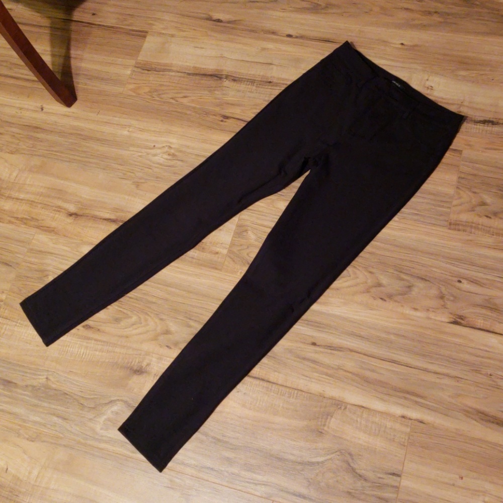 Black skinny pants